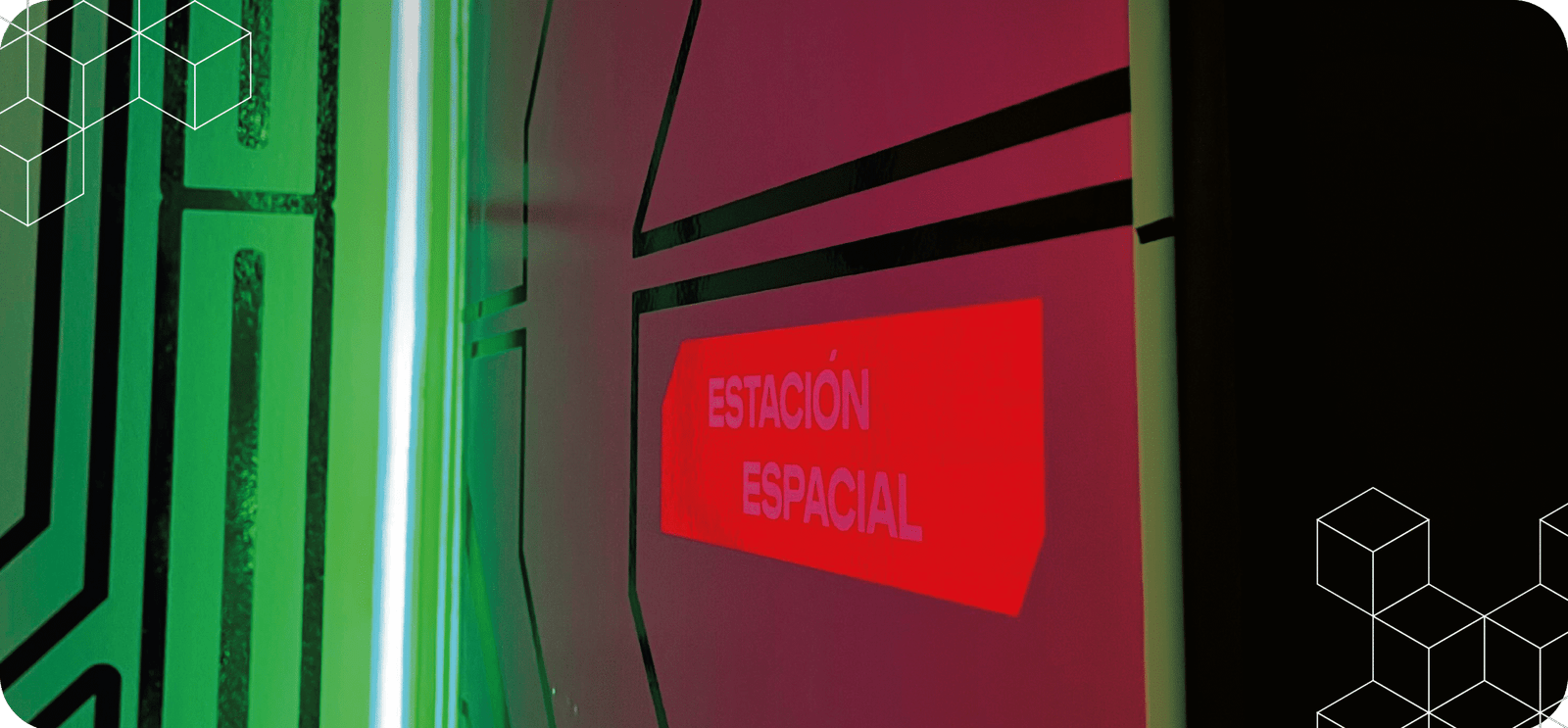 Experiencias inmersivas en comunicación visual: la cabina espacial de Plot Center