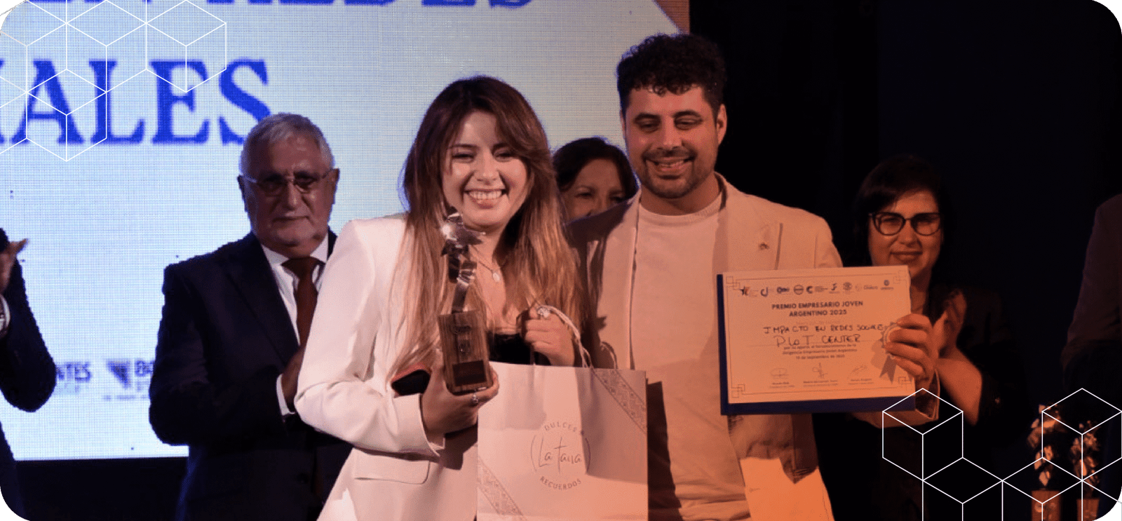 Plot Center se sube al podio del Premio al Joven Empresario Argentino 2025 por su impacto en redes sociales